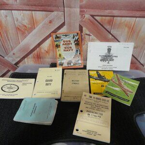VTG lot 9 Military booklets and field Manuals. collectable
